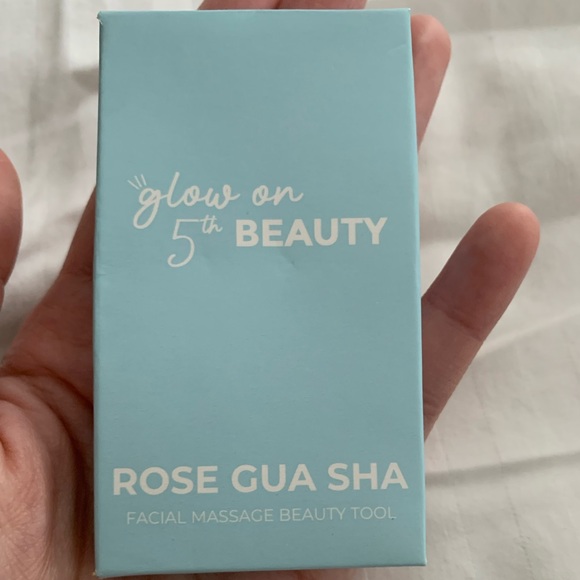 Glow On 5th Beauty facial massage tool - Picture 2 of 3